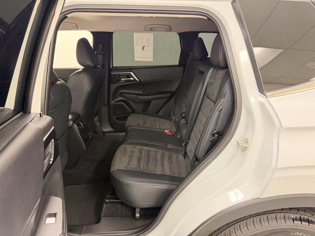 Mitsubishi Outlander  2024