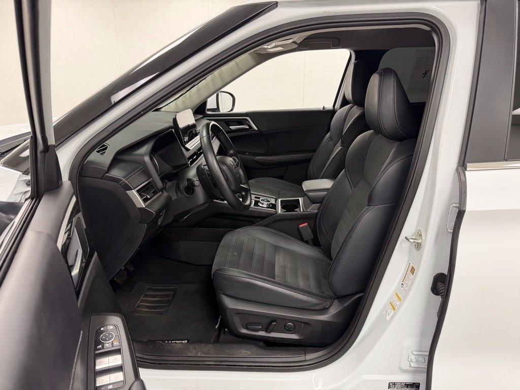 Mitsubishi Outlander  2024
