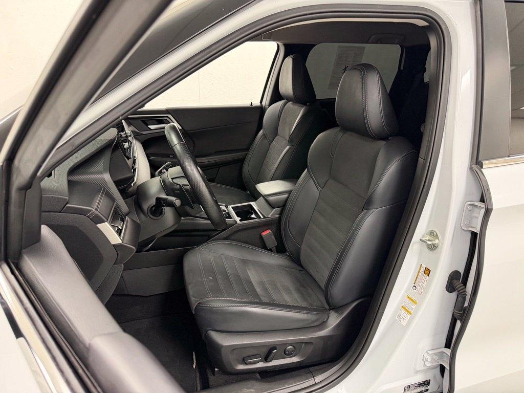 Mitsubishi Outlander  2024