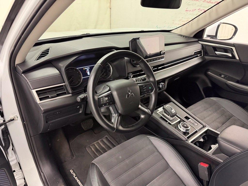 Mitsubishi Outlander  2024
