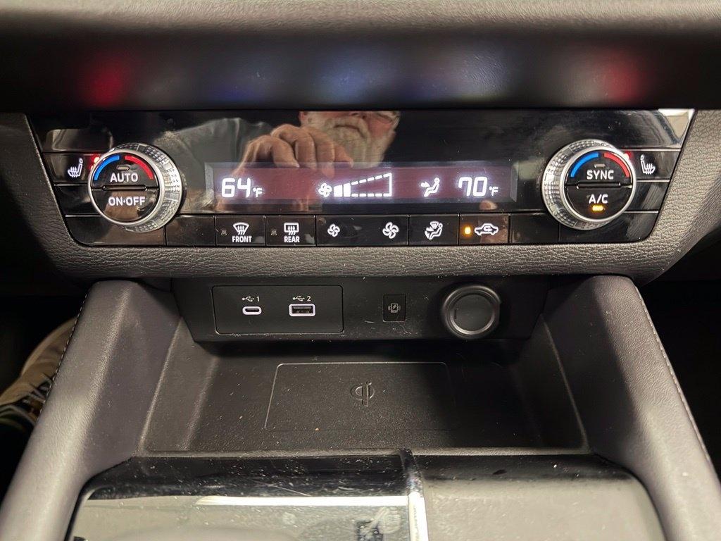 Mitsubishi Outlander  2024