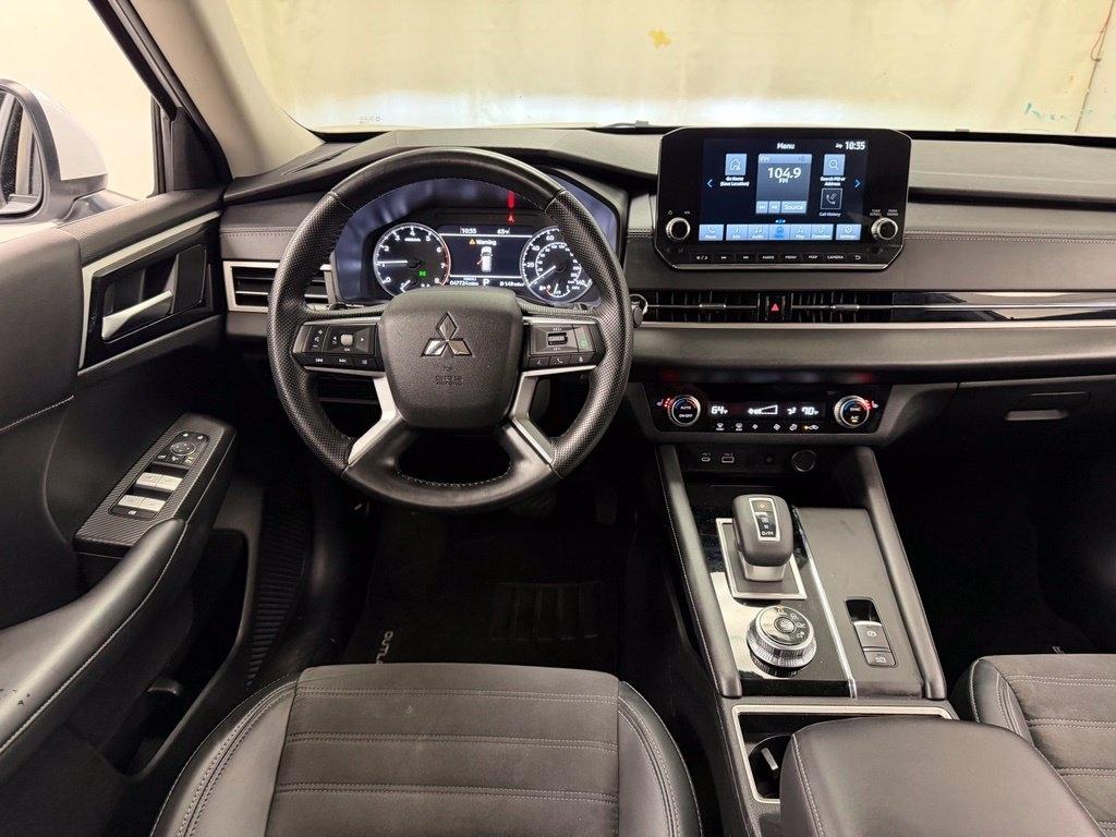 Mitsubishi Outlander  2024