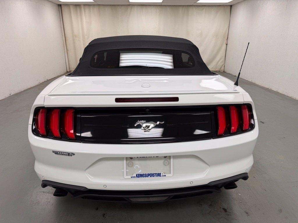 Ford Mustang  2021