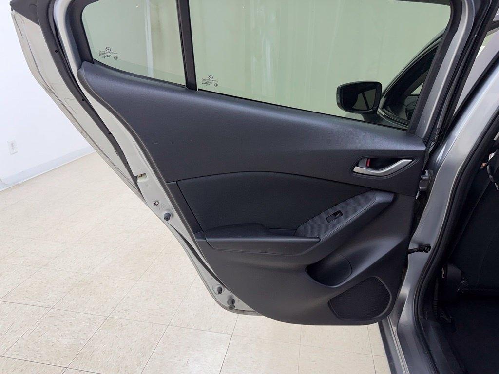 Mazda MAZDA3  2016
