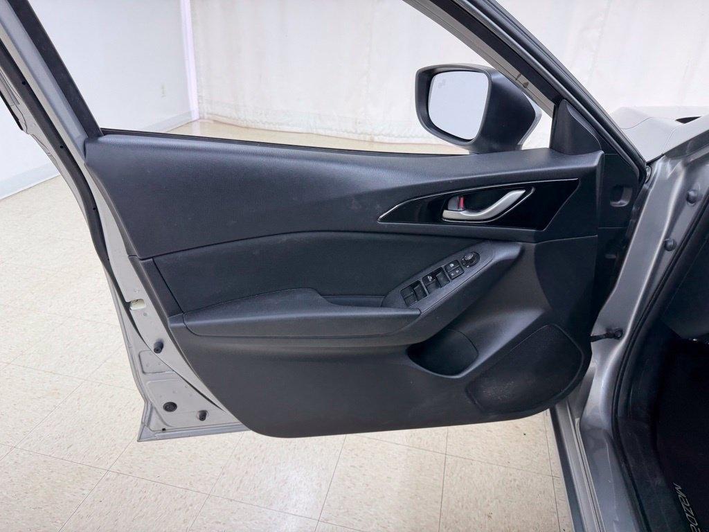 Mazda MAZDA3  2016