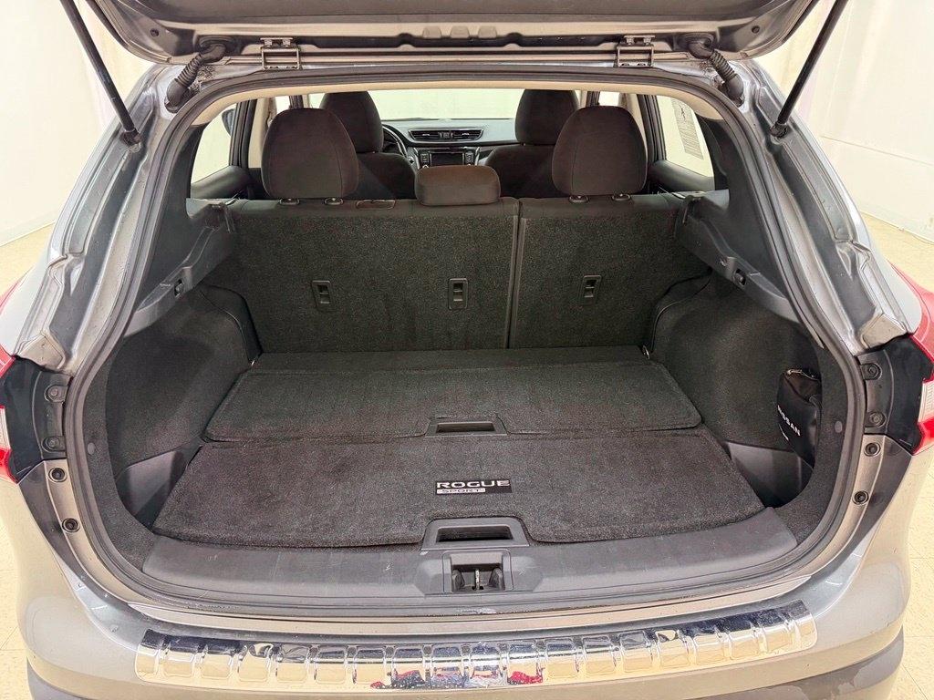 Nissan Rogue Sport  2022