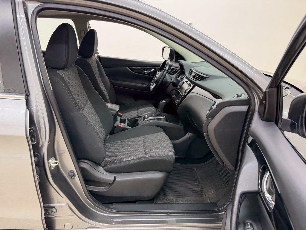 Nissan Rogue Sport  2022