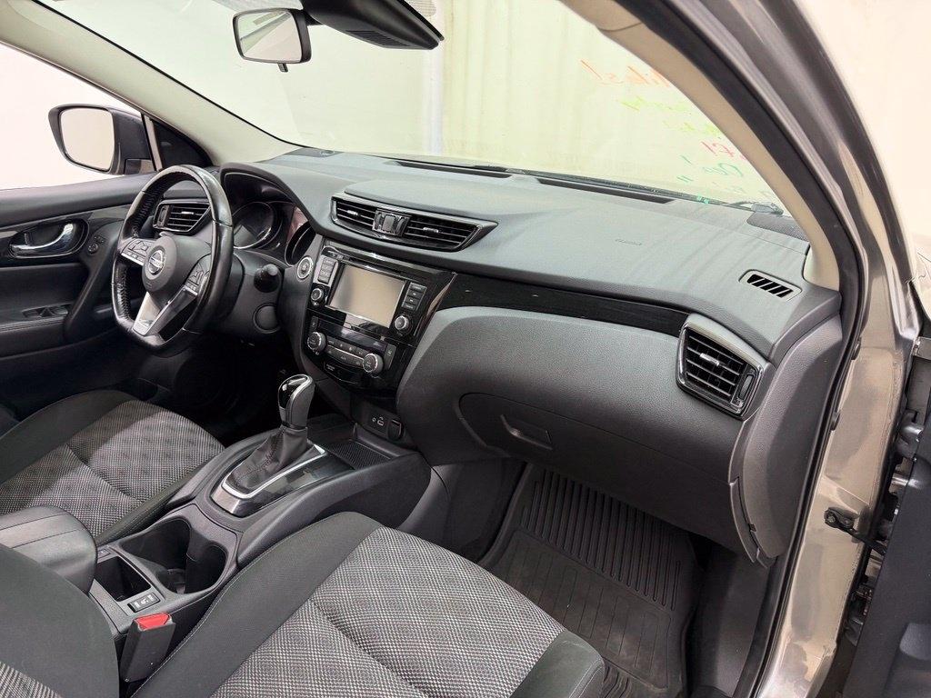 Nissan Rogue Sport  2022