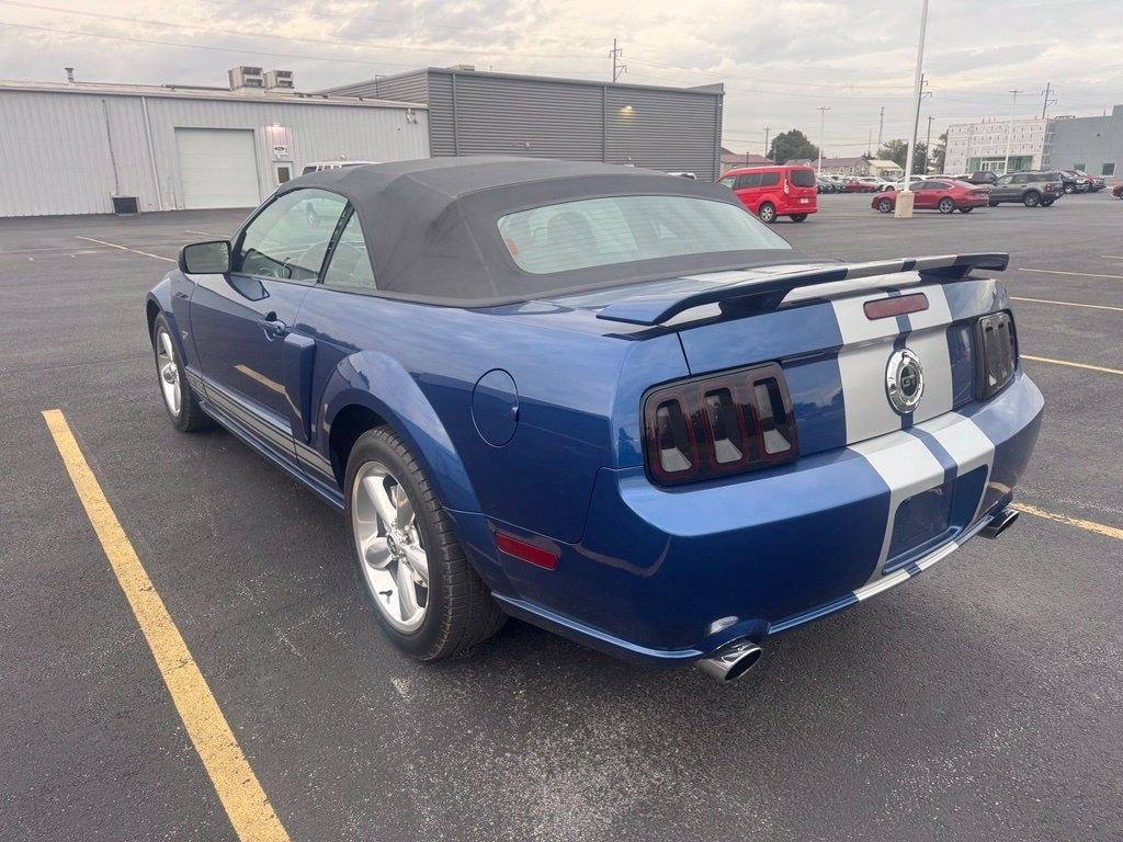 Ford Mustang  2007