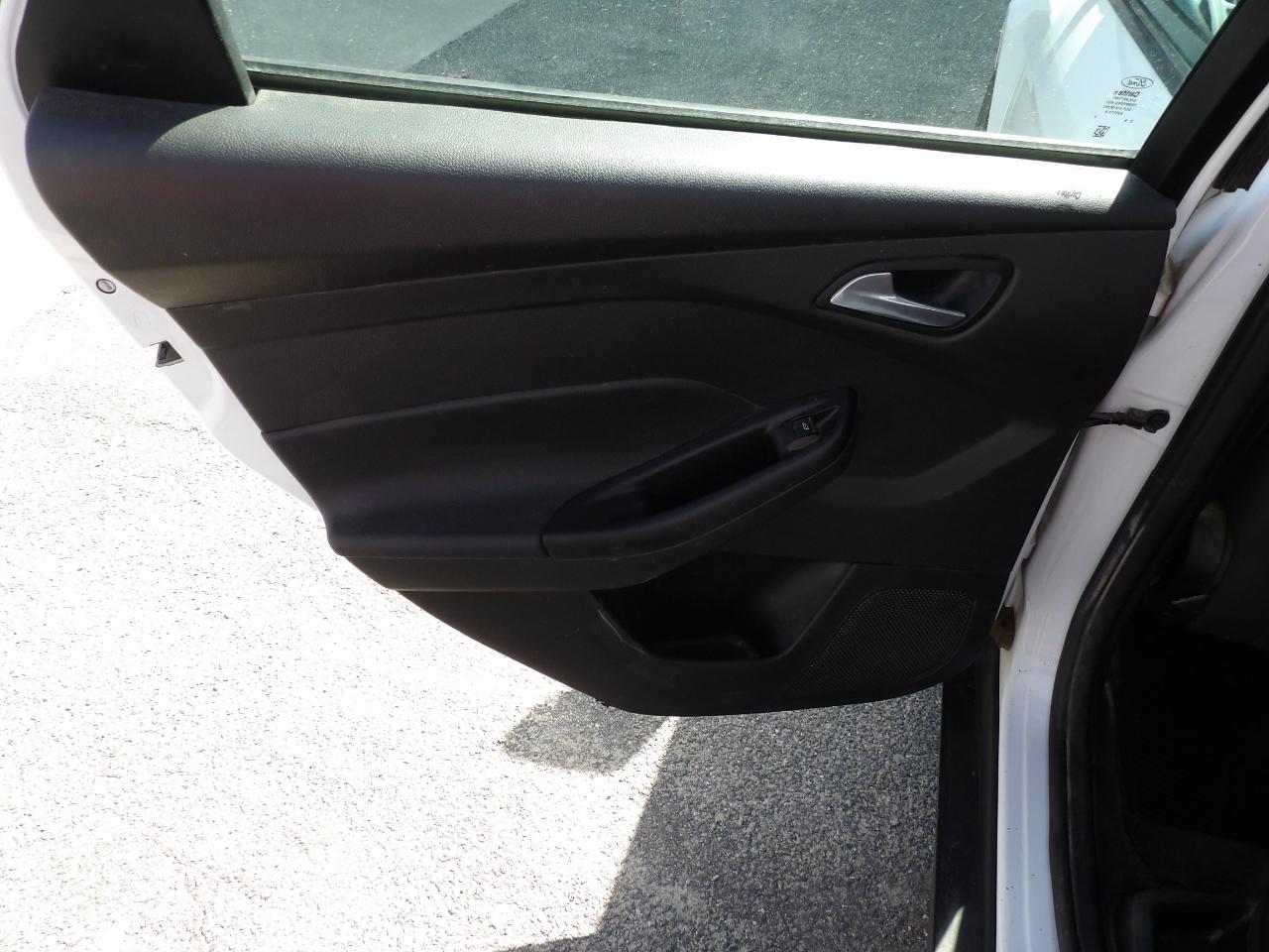 Ford Focus SE Sedan 2014