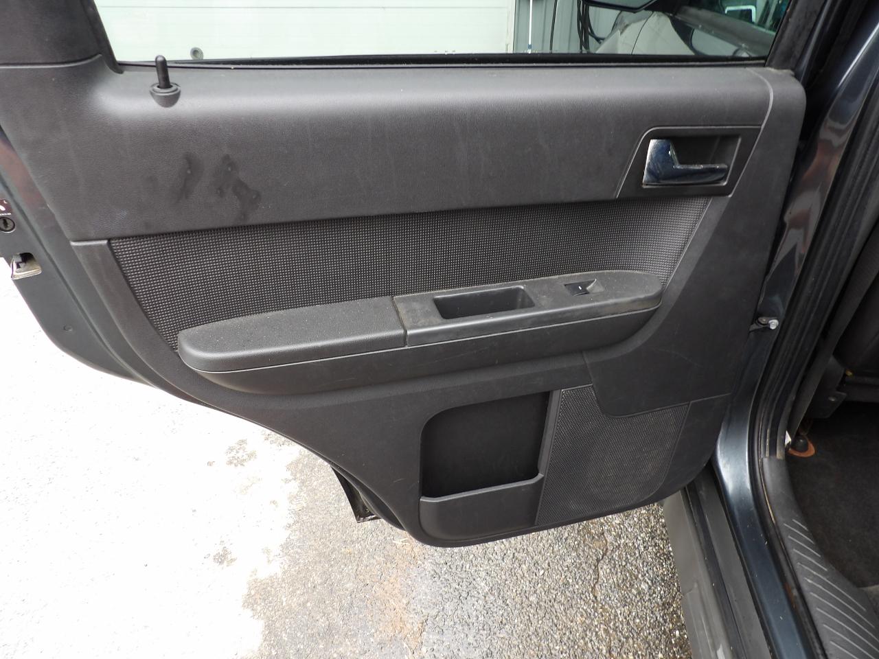 Ford Escape Limited FWD I4 2009