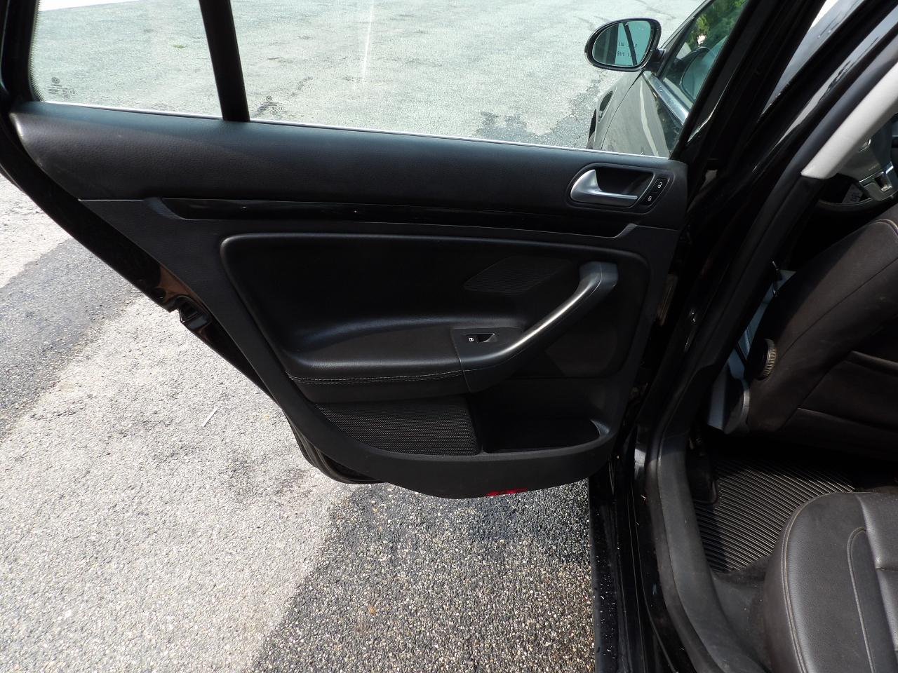 Volkswagen Jetta SportWagen 2.0L TDI 2013