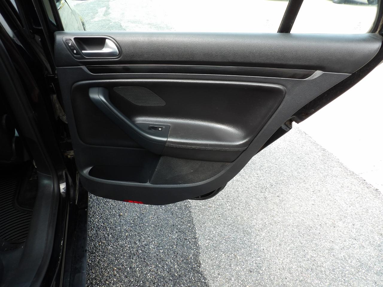 Volkswagen Jetta SportWagen 2.0L TDI 2013