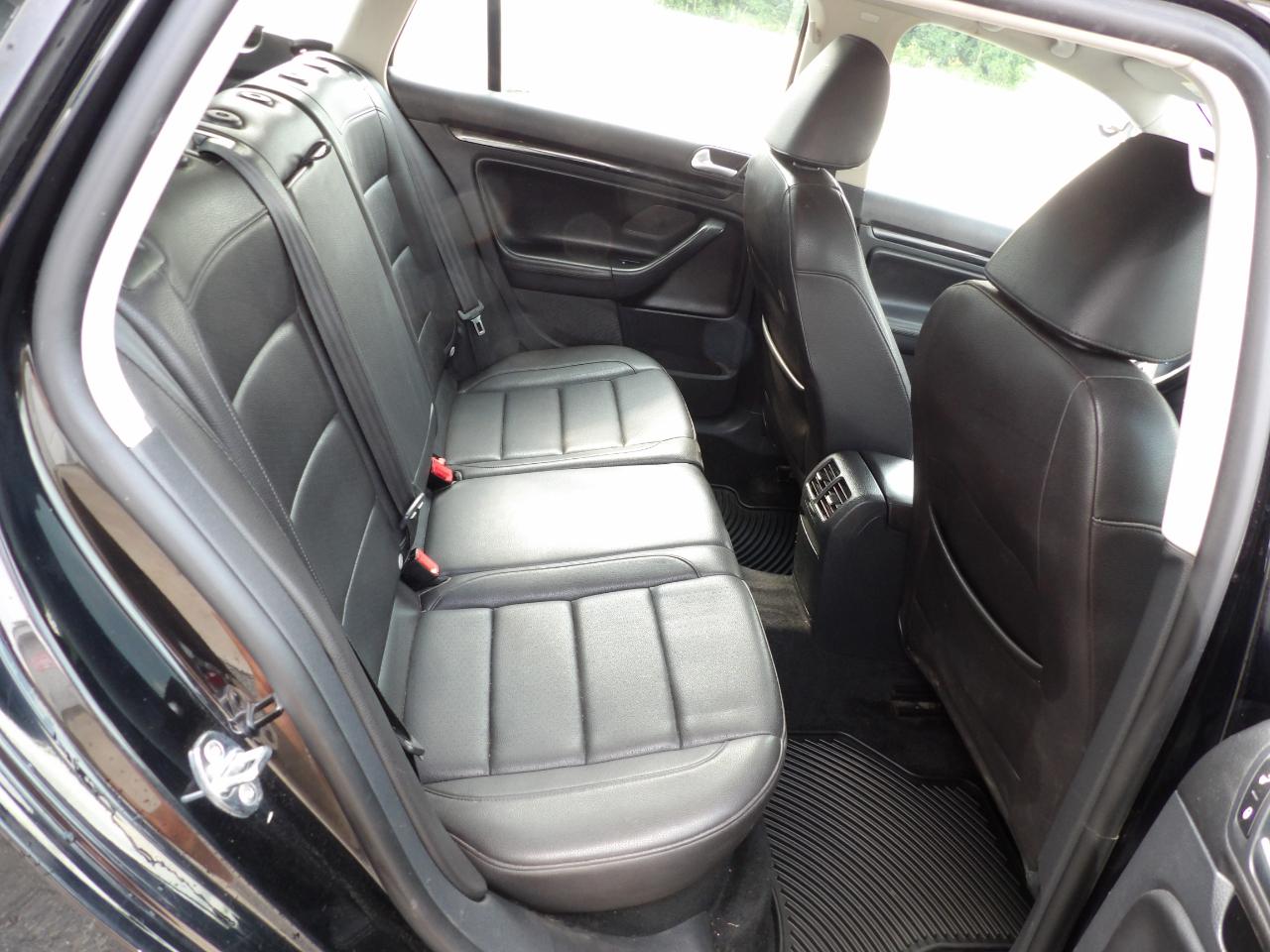Volkswagen Jetta SportWagen 2.0L TDI 2013