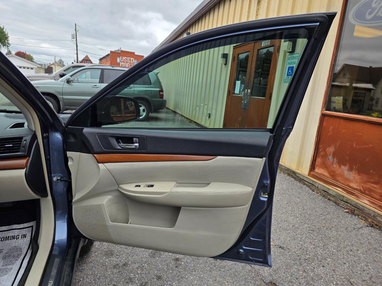 Subaru Outback 2.5i Limited 2013