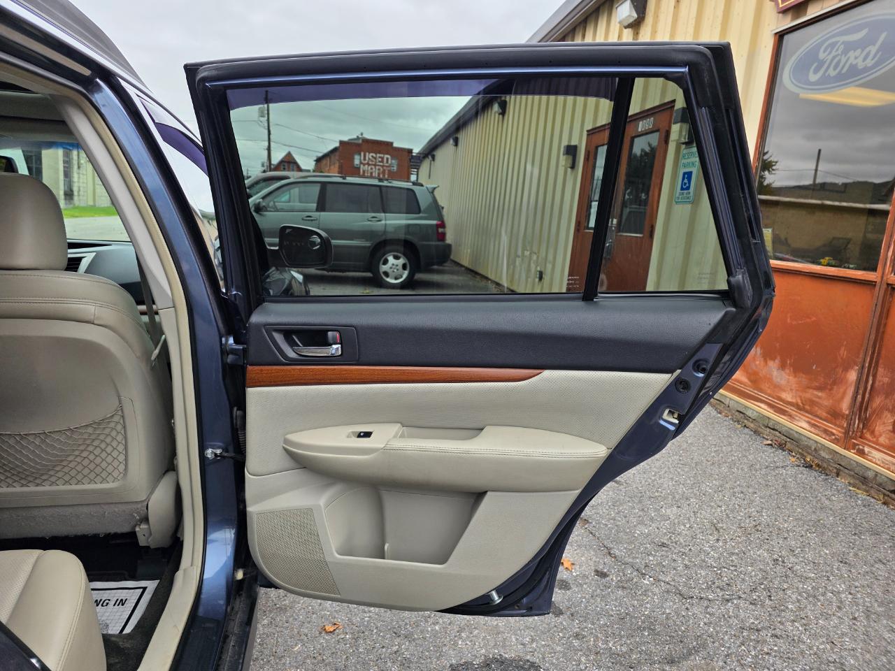 Subaru Outback 2.5i Limited 2013