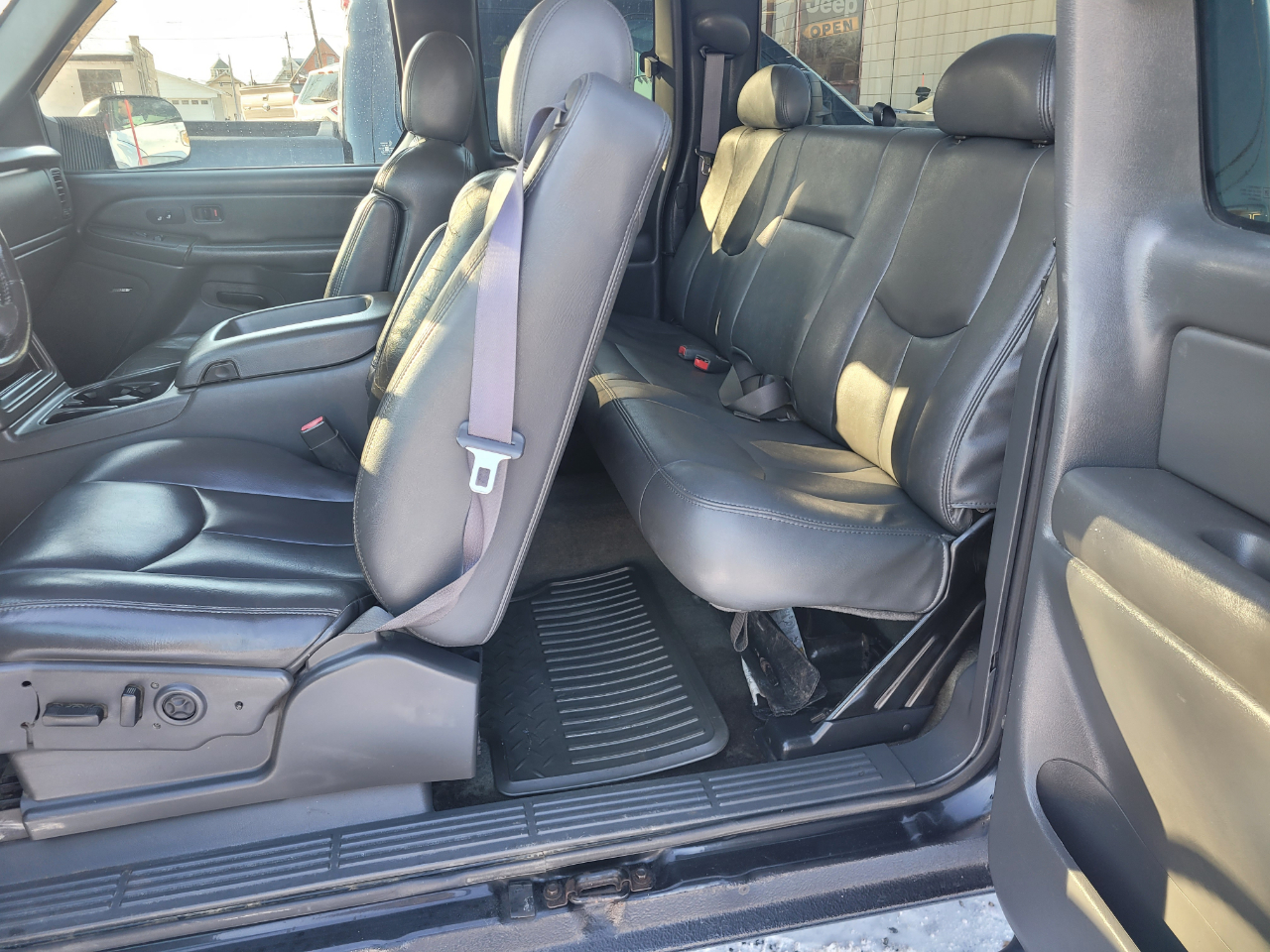 Chevrolet Silverado 2500HD LT Ext. Cab Short Bed 4WD 2004