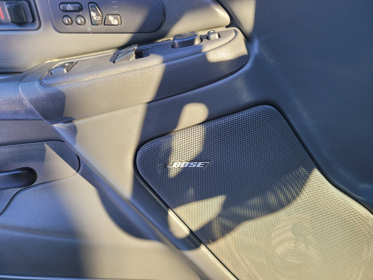 Chevrolet Silverado 2500HD LT Ext. Cab Short Bed 4WD 2004