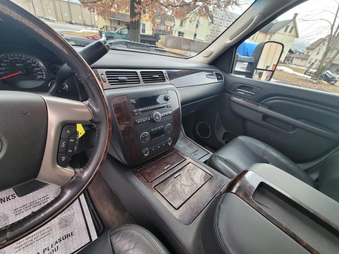 GMC Sierra 3500HD Denali Crew Cab SRW 4WD 2012