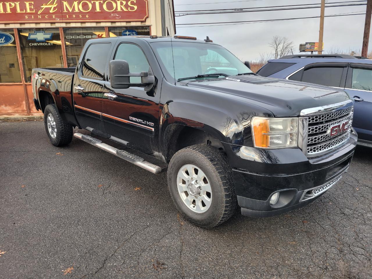 GMC Sierra 3500HD Denali Crew Cab SRW 4WD 2012
