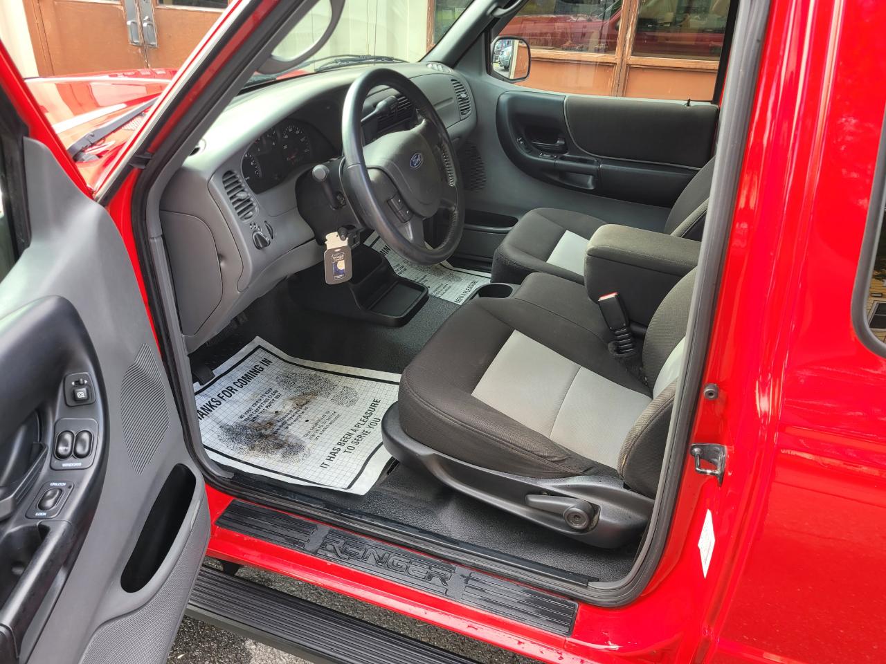 Ford Ranger XLT SuperCab 2-Door 4WD 2004