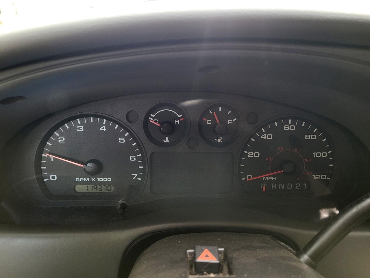 Ford Ranger XLT SuperCab 2-Door 4WD 2004