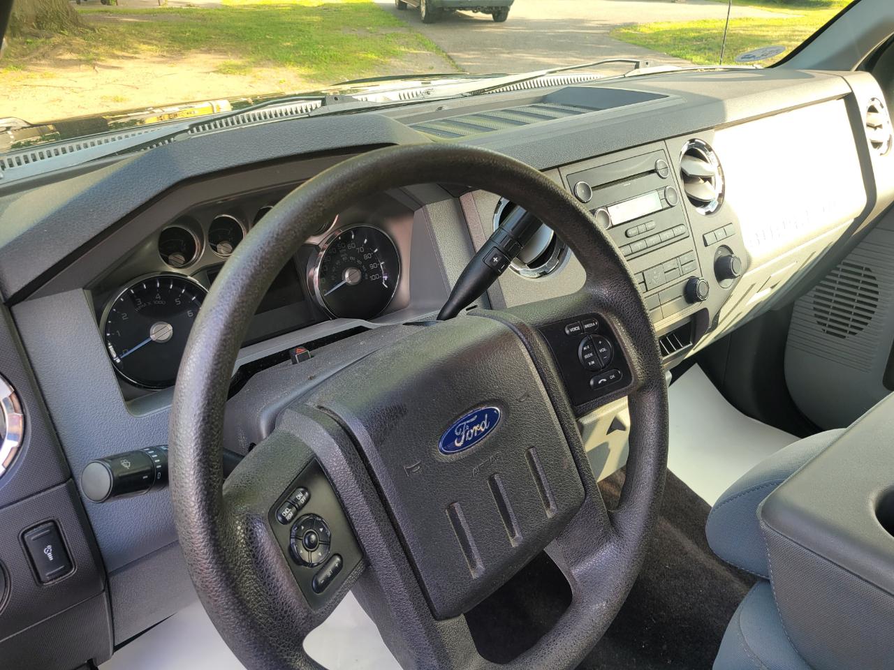 Ford F-250 SD XLT Crew Cab 4WD 2011