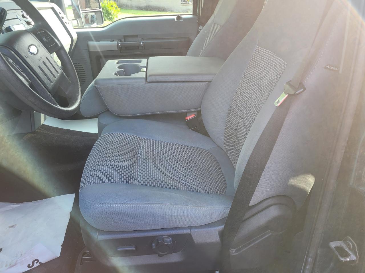 Ford F-250 SD XLT Crew Cab 4WD 2011