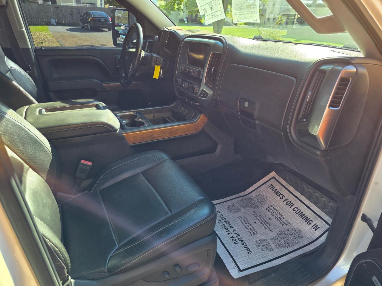 Chevrolet Silverado 1500 2LZ Crew Cab 4WD 2014