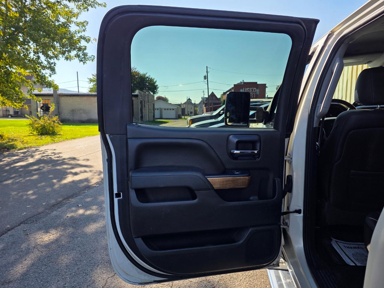 Chevrolet Silverado 1500 2LZ Crew Cab 4WD 2014