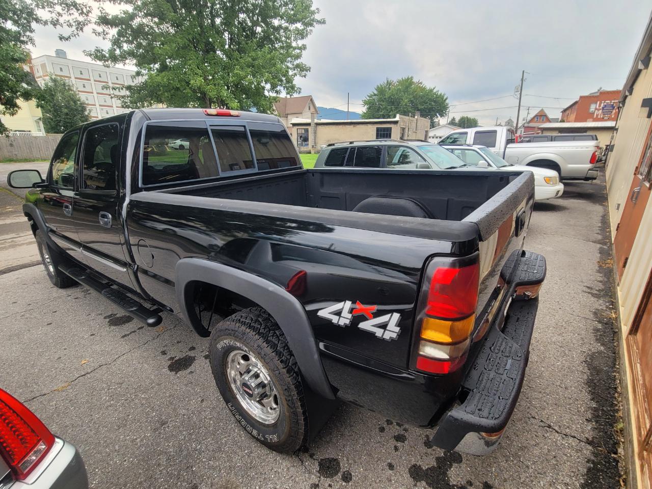 GMC Sierra 2500HD SLT Crew Cab 4WD 2006