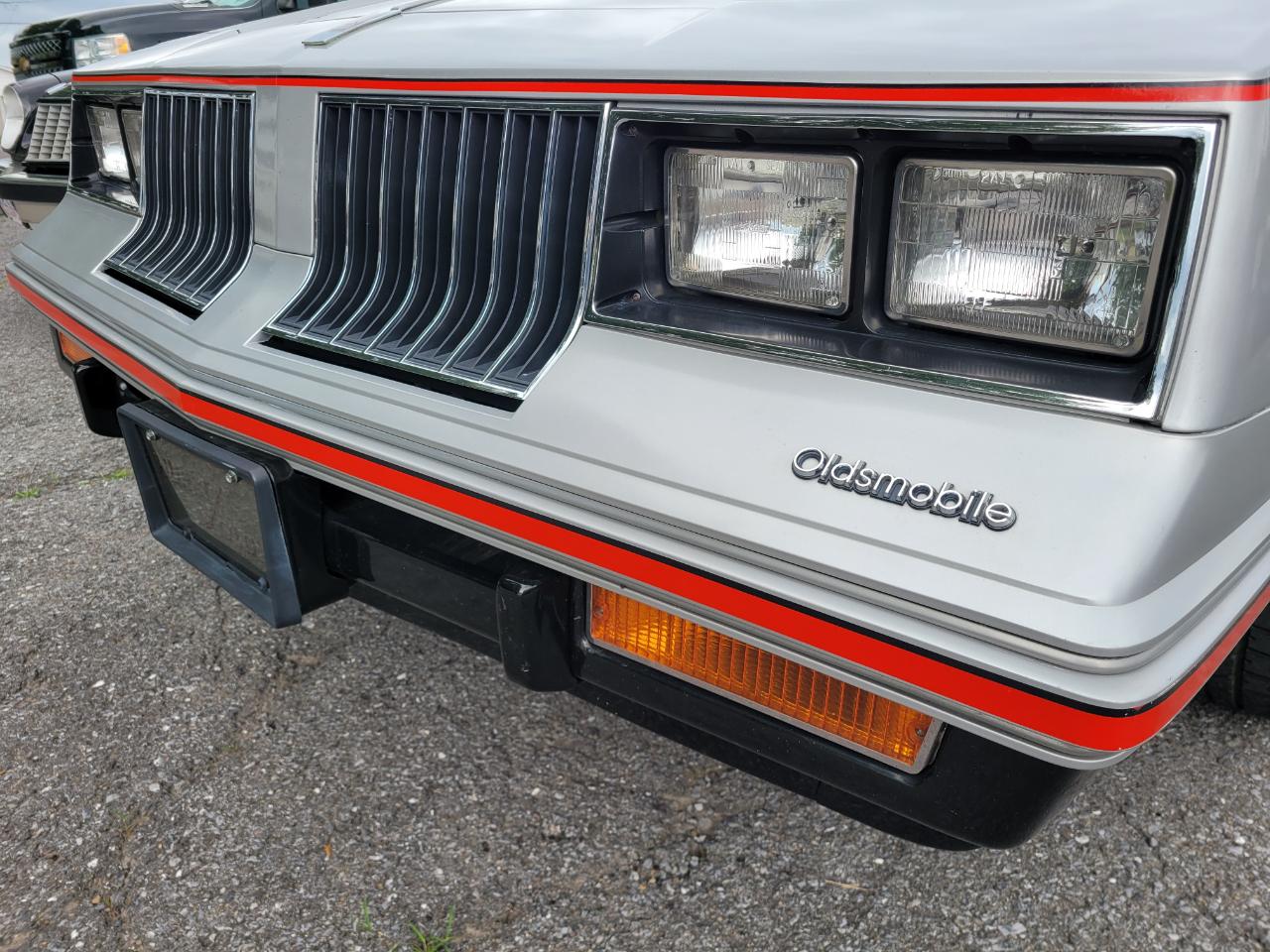 Oldsmobile Cutlass Calais  1984