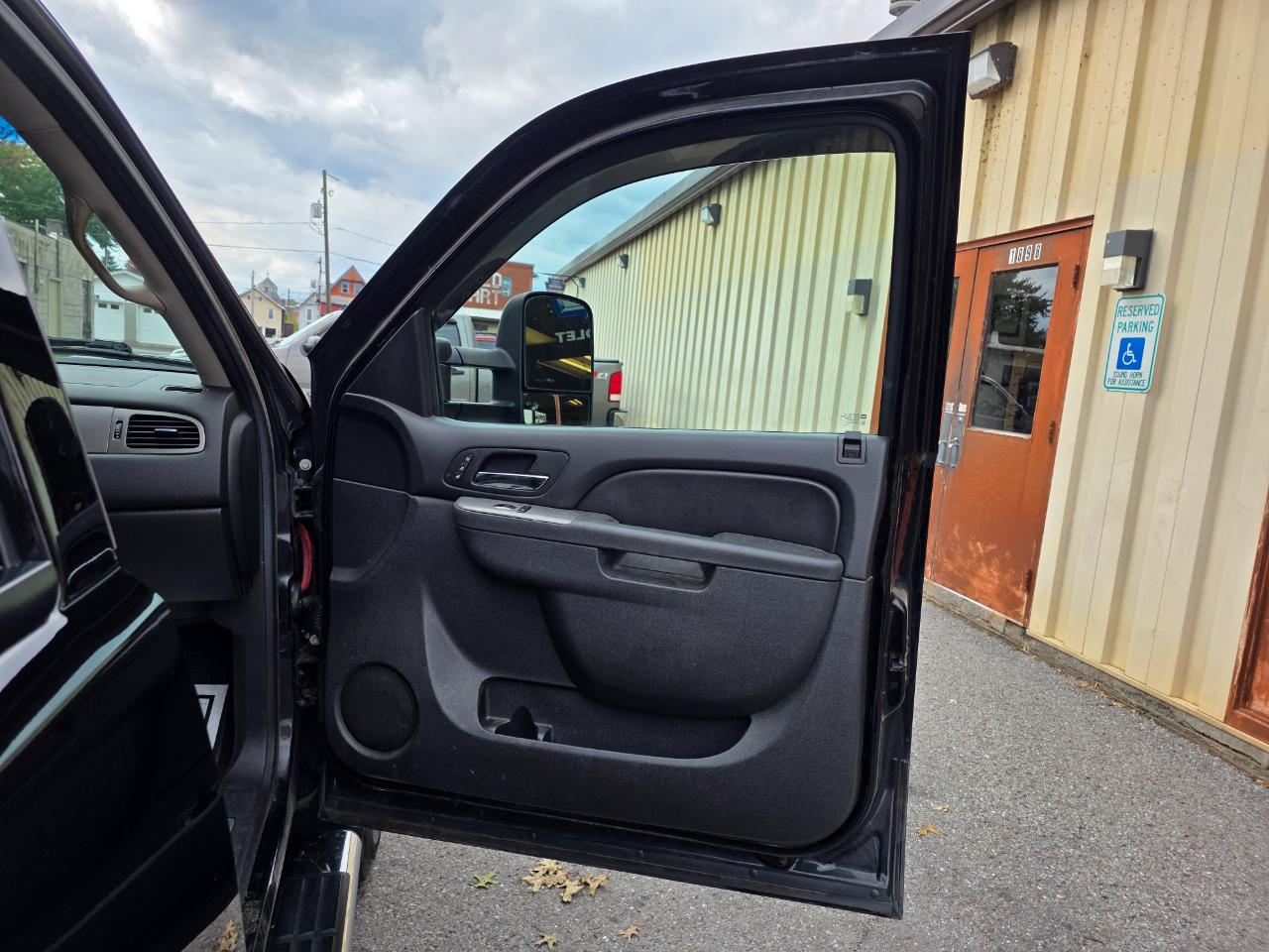 Chevrolet Silverado 3500HD LTZ Crew Cab 4WD 2014