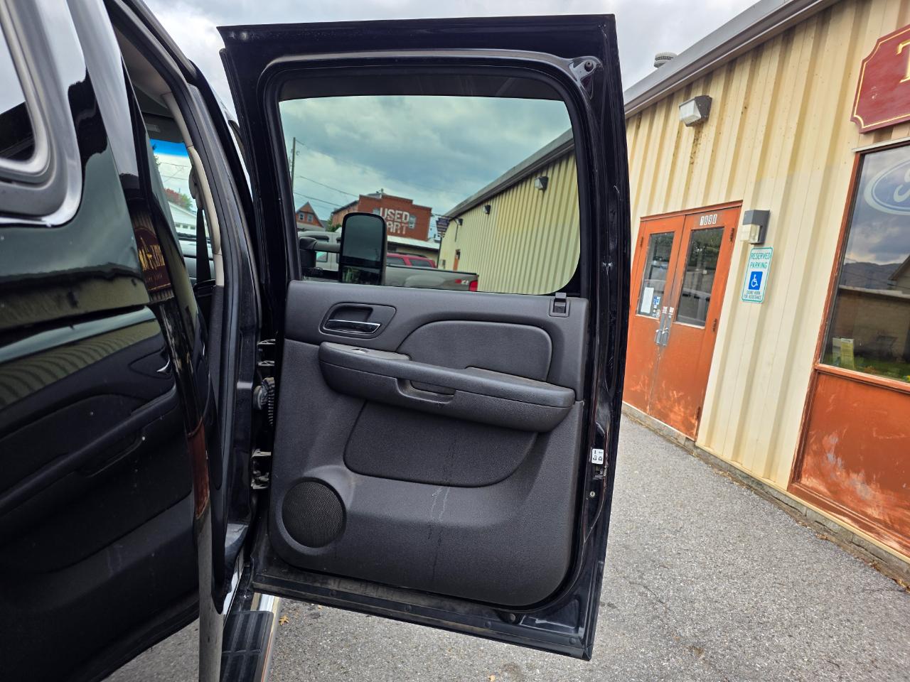 Chevrolet Silverado 3500HD LTZ Crew Cab 4WD 2014