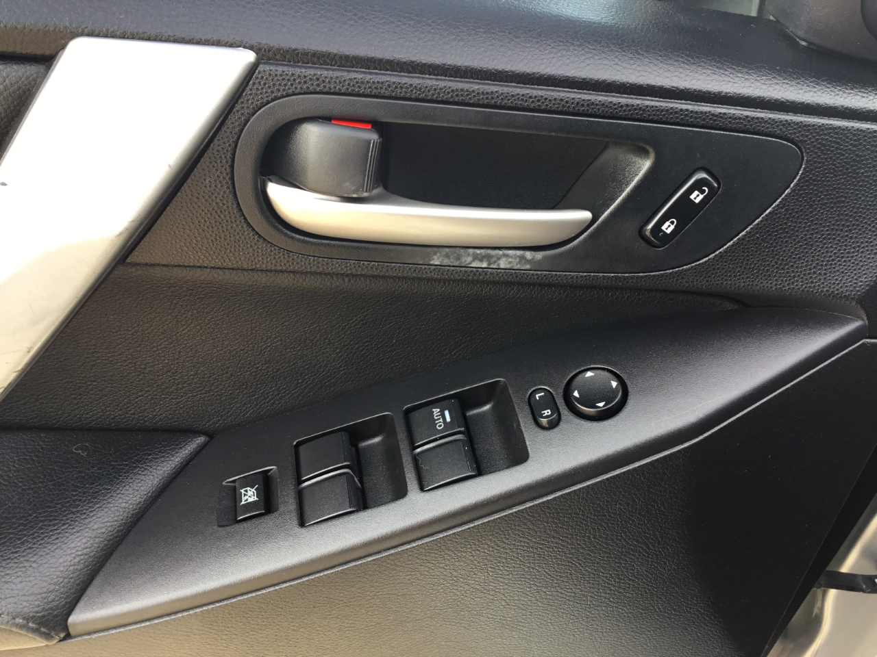 Mazda MAZDA3 s Sport 5-Door 2010