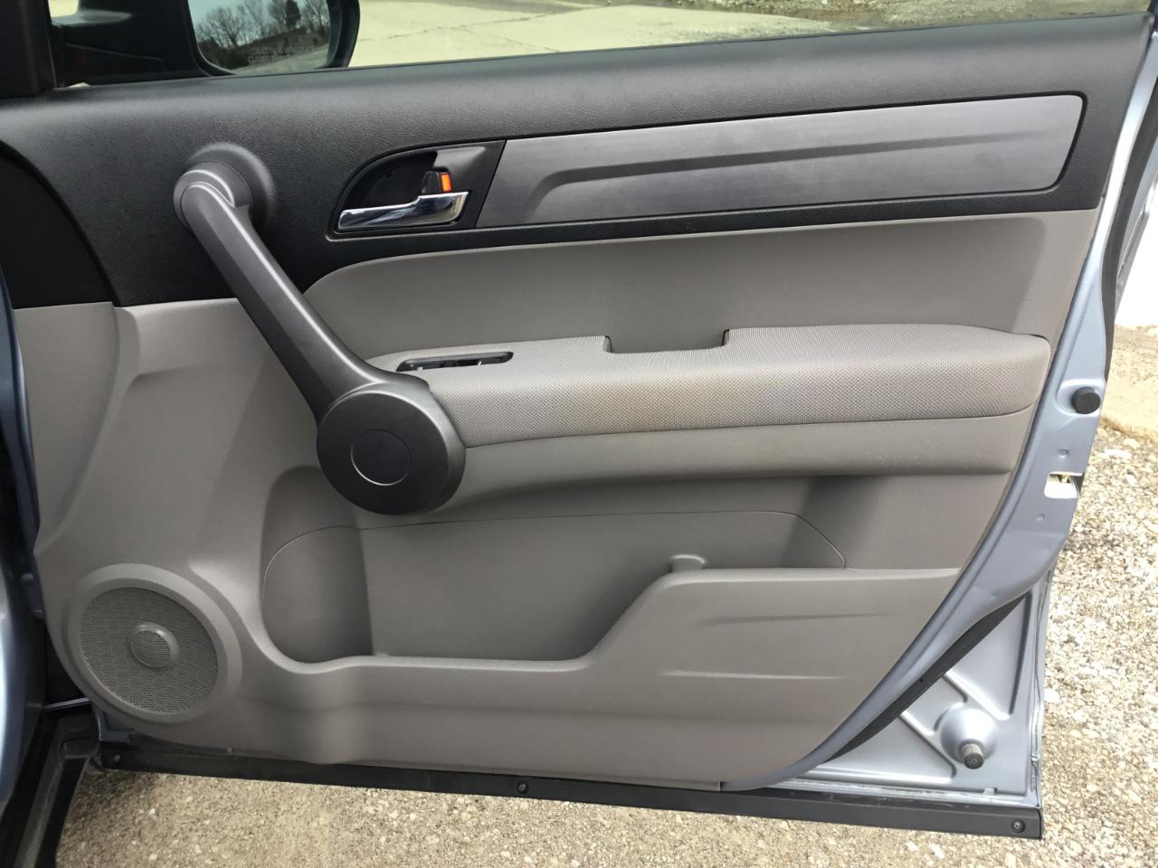 Honda CR-V LX 2WD 5-Speed AT 2009