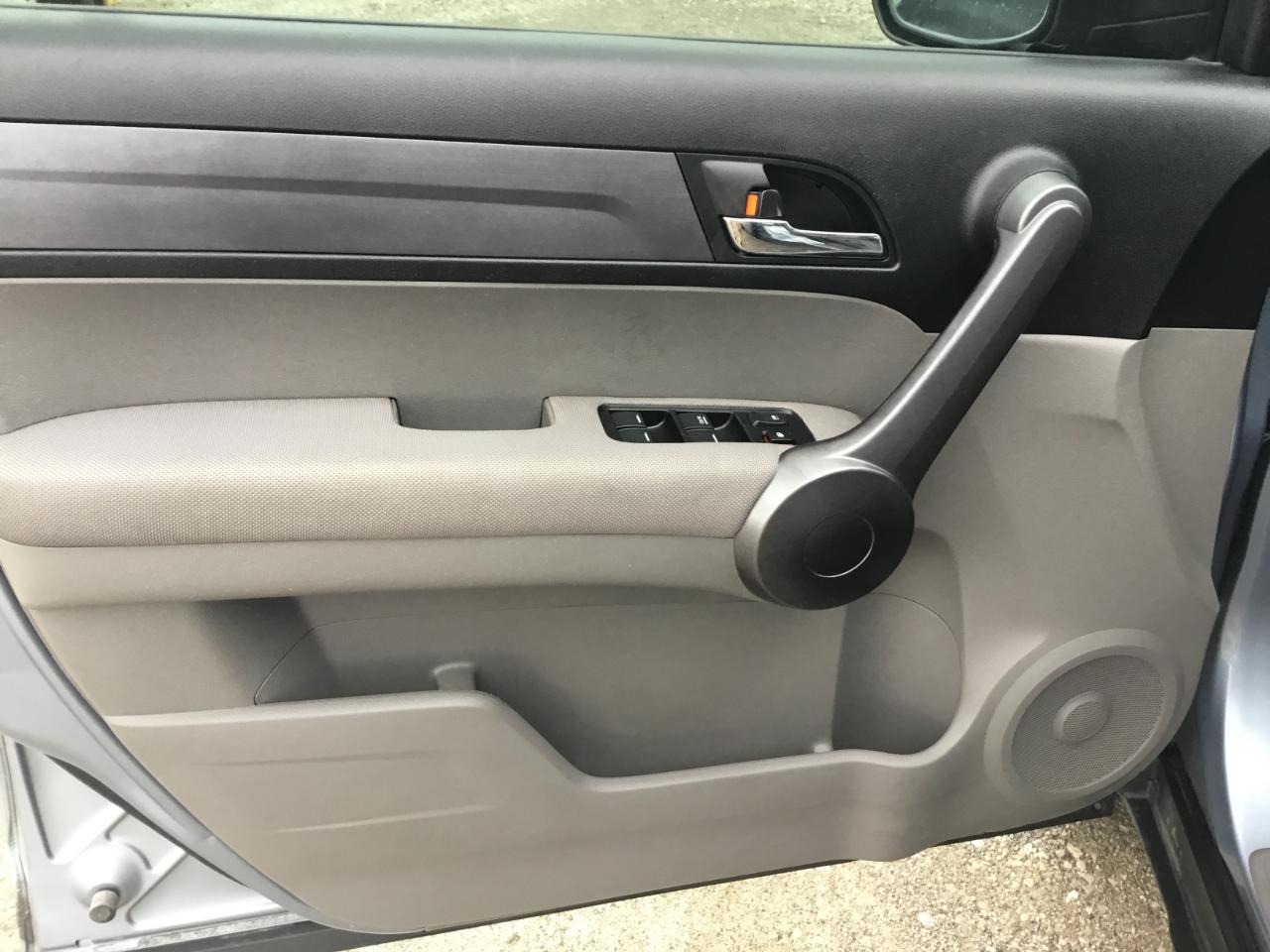 Honda CR-V LX 2WD 5-Speed AT 2009