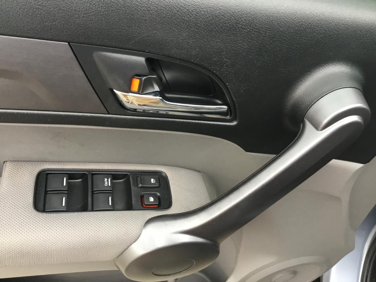 Honda CR-V LX 2WD 5-Speed AT 2009