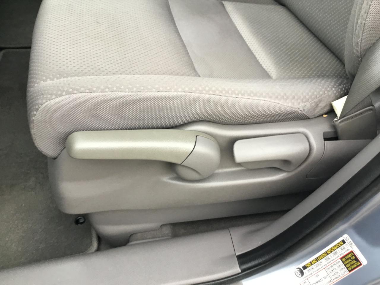 Honda CR-V LX 2WD 5-Speed AT 2009