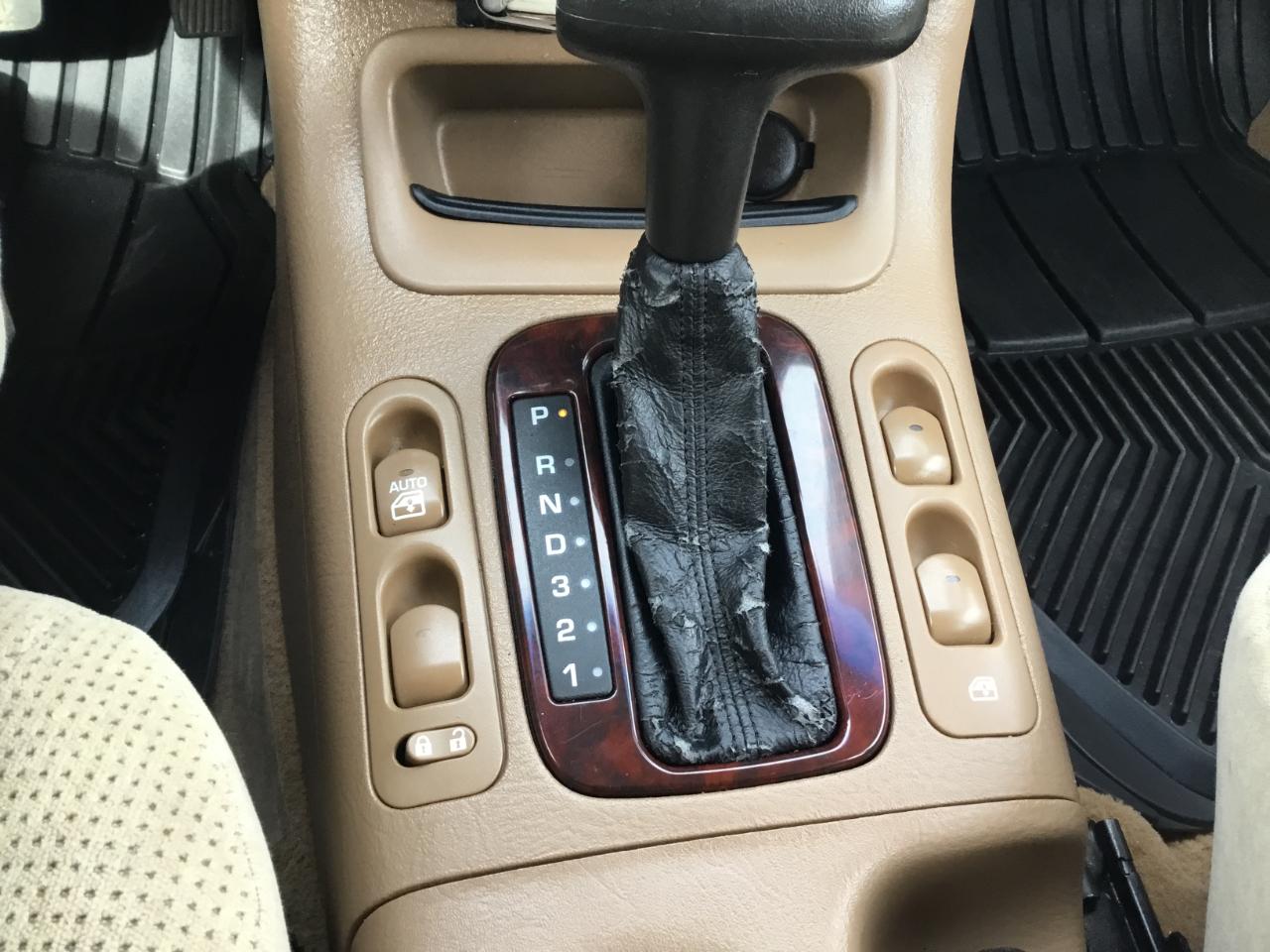 Saturn L-Series Wagon LW200 2002