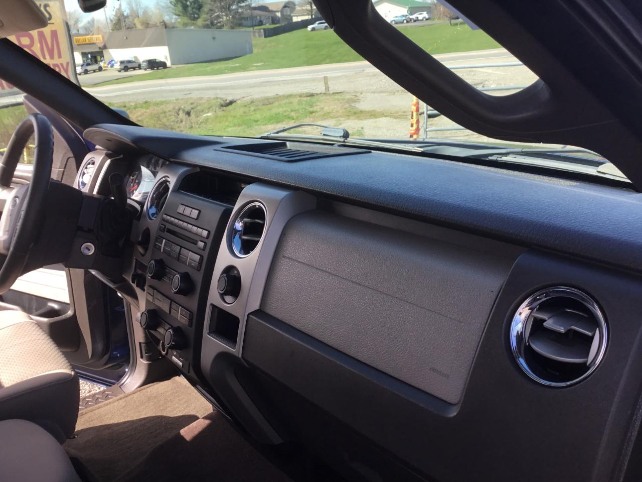 Ford F-150 XLT SuperCab 8-ft. Bed 2WD 2010