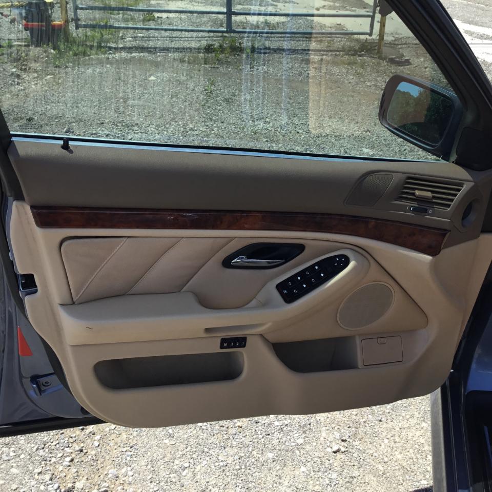 BMW 5-Series 525i 2002