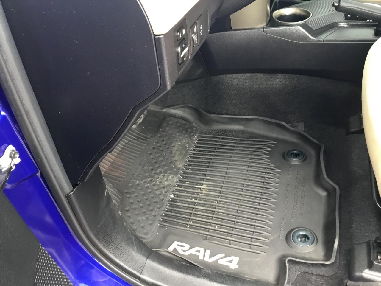 Toyota RAV4 XLE AWD 2015