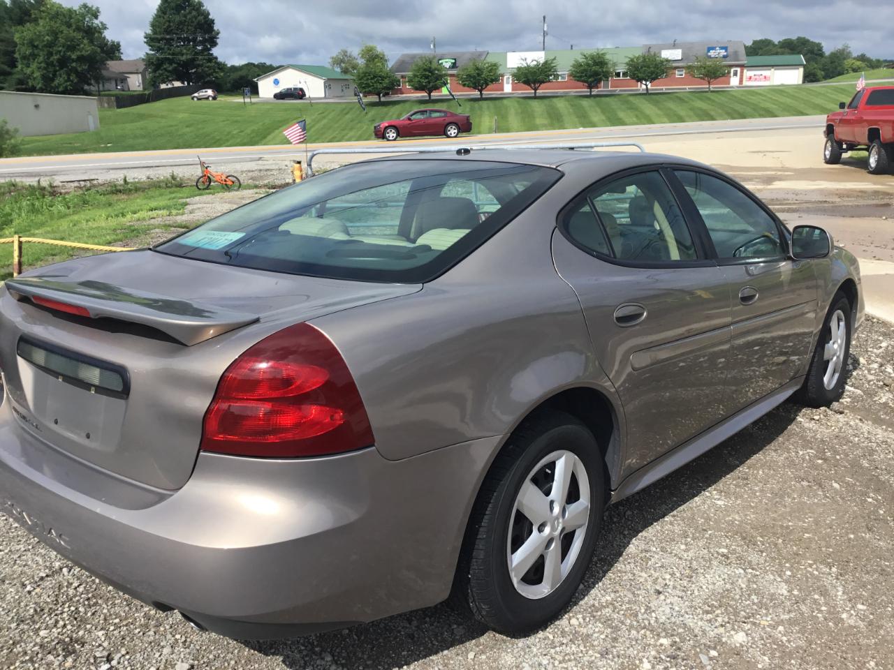 Pontiac Grand Prix Sedan 2007
