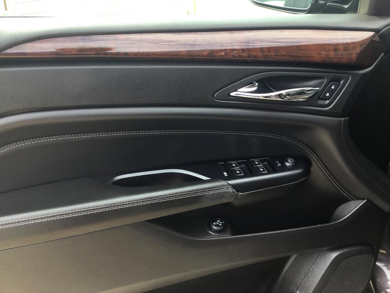 Cadillac SRX Luxury Collection FWD 2015