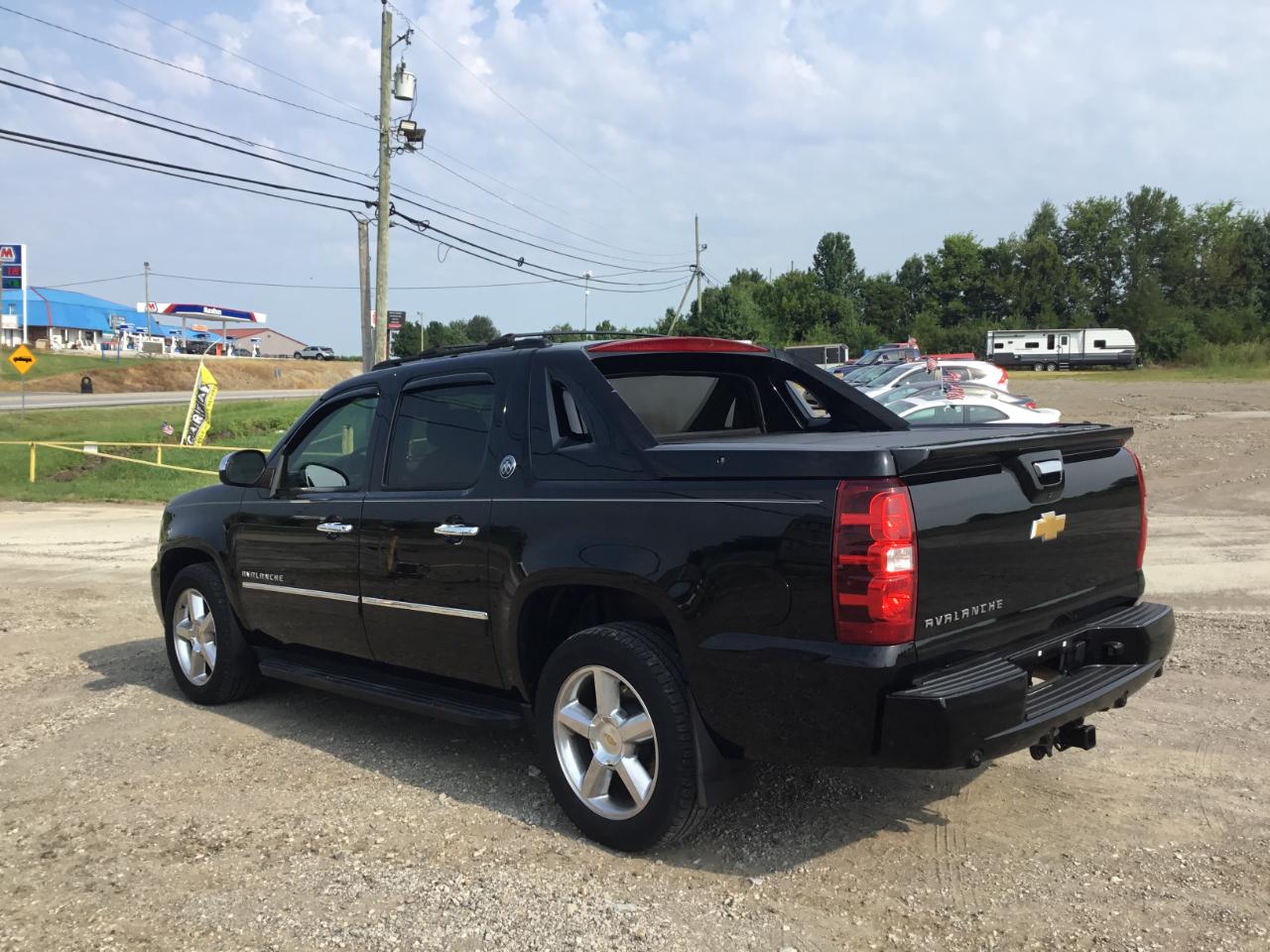 Chevrolet Avalanche LTZ 2WD 2013
