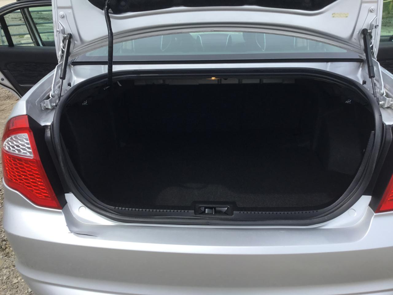 Ford Fusion SE 2012
