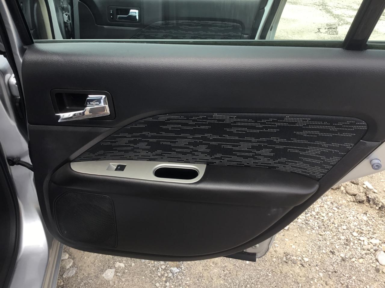 Ford Fusion SE 2012