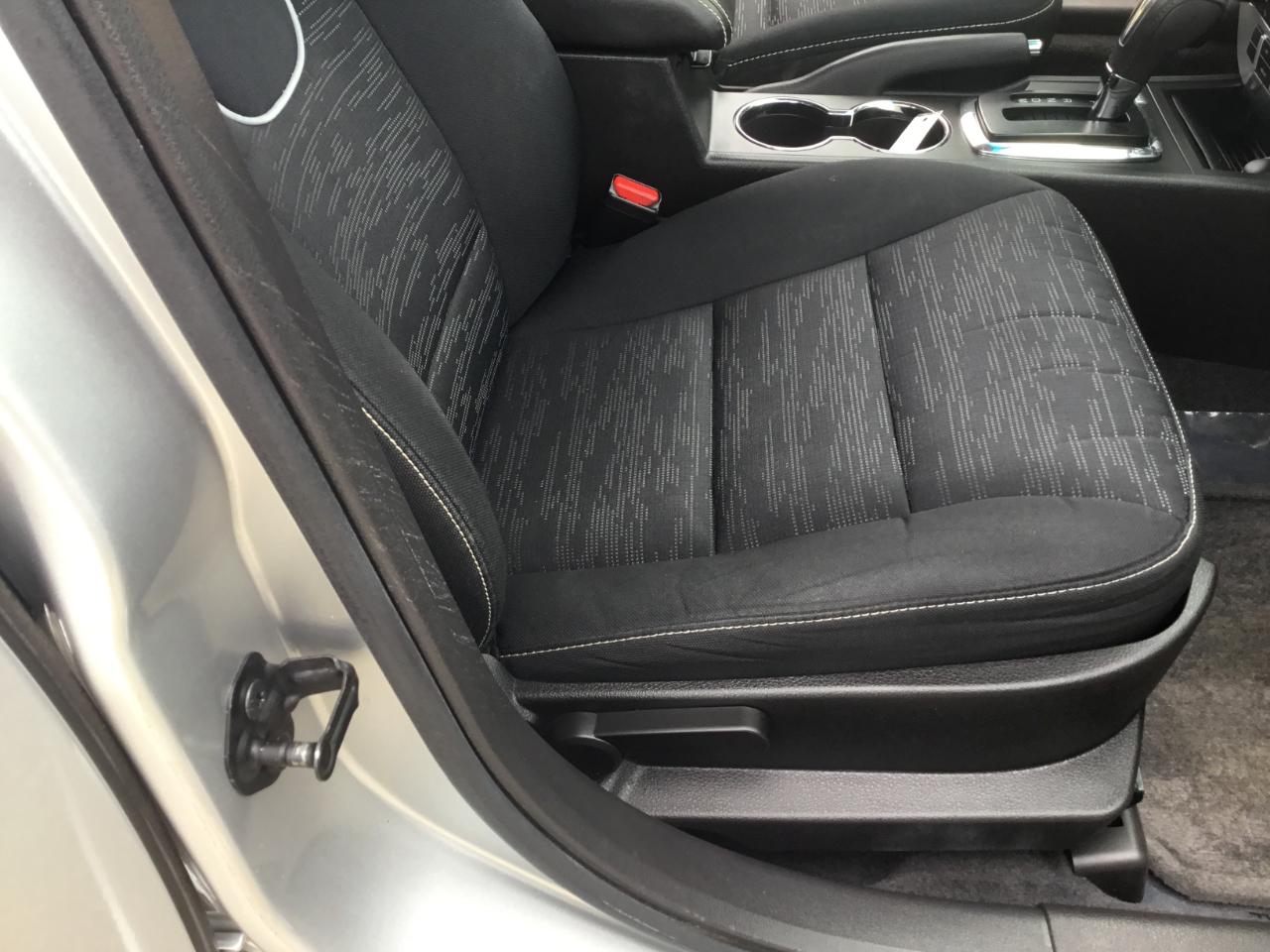 Ford Fusion SE 2012