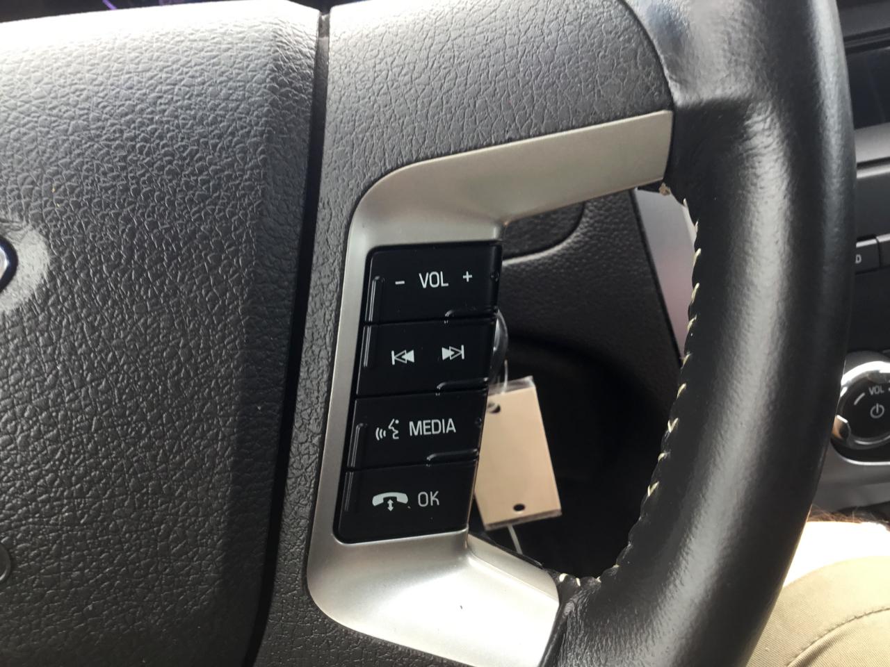 Ford Fusion SE 2012